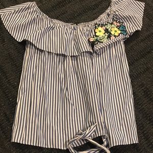 Off the shoulder stripe shirt with decal